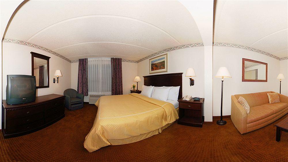 Comfort Suites Austin Airport Екстериор снимка