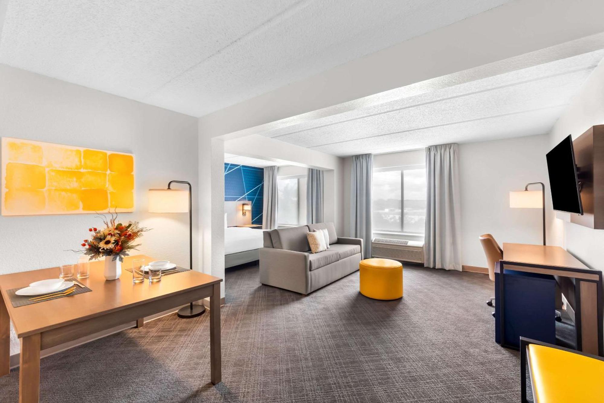 Comfort Suites Austin Airport Екстериор снимка