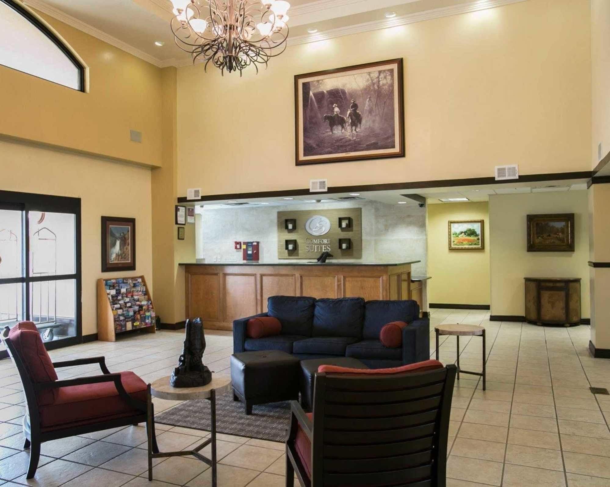 Comfort Suites Austin Airport Екстериор снимка