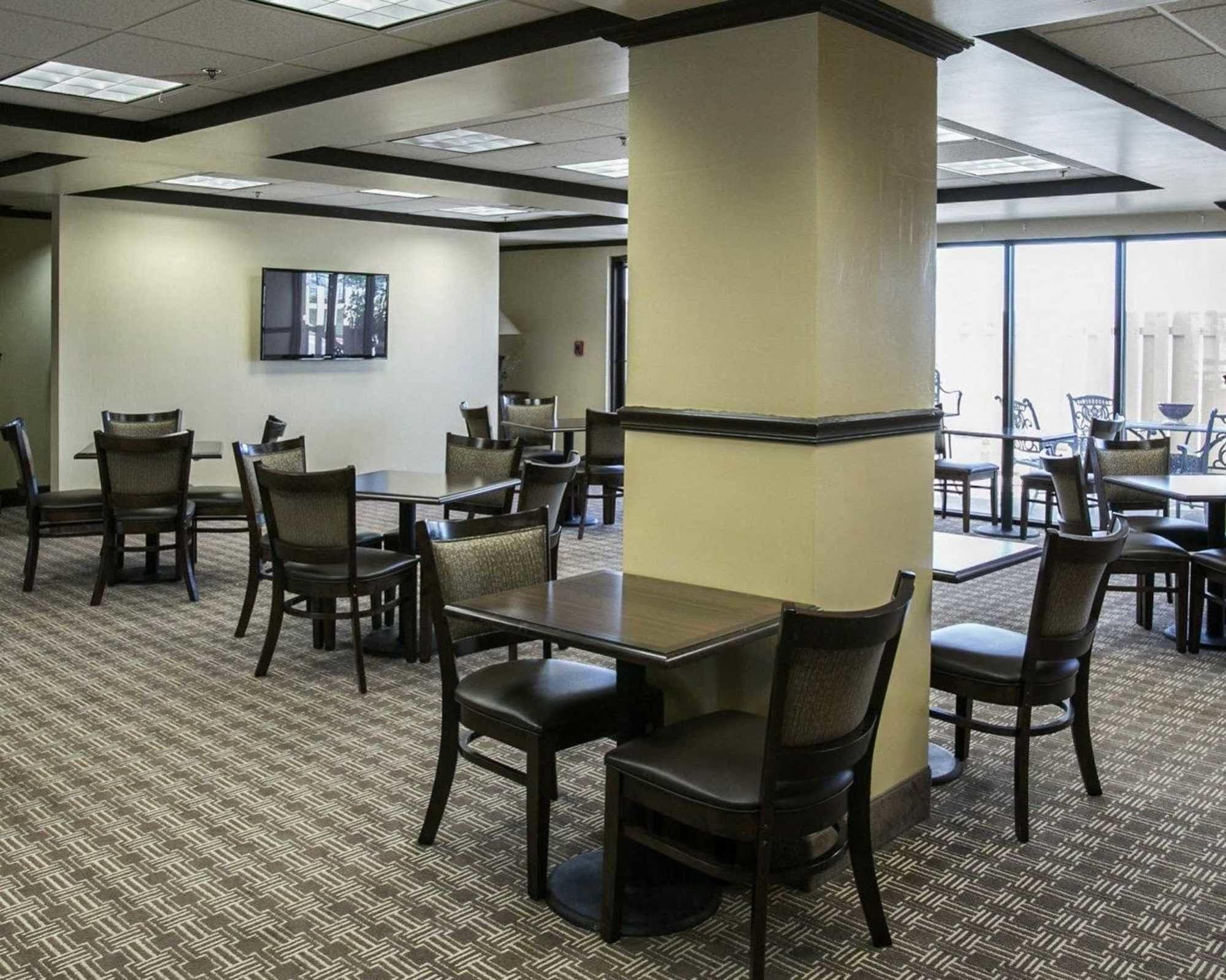 Comfort Suites Austin Airport Екстериор снимка